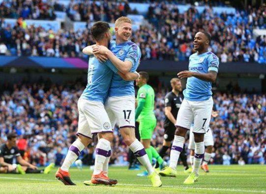 詹皇专属纪念徽章细节揭晓：致敬传奇23赛季 激动表示深感荣幸