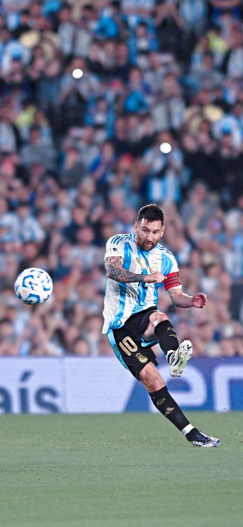 18中4赛季最差一战！福克斯遭美媒开炮：不配两亿 掉出联盟前十PG