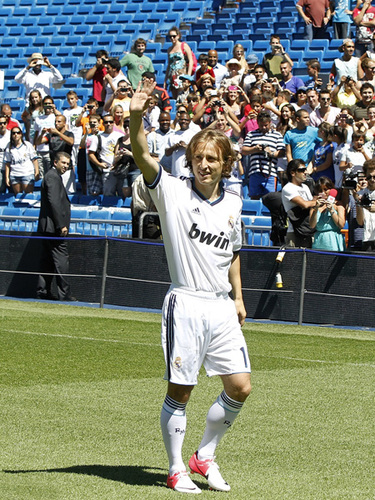 发展联盟狂砍42分，雄鹿是否会让双向合同内线新星获得更多上场机会？