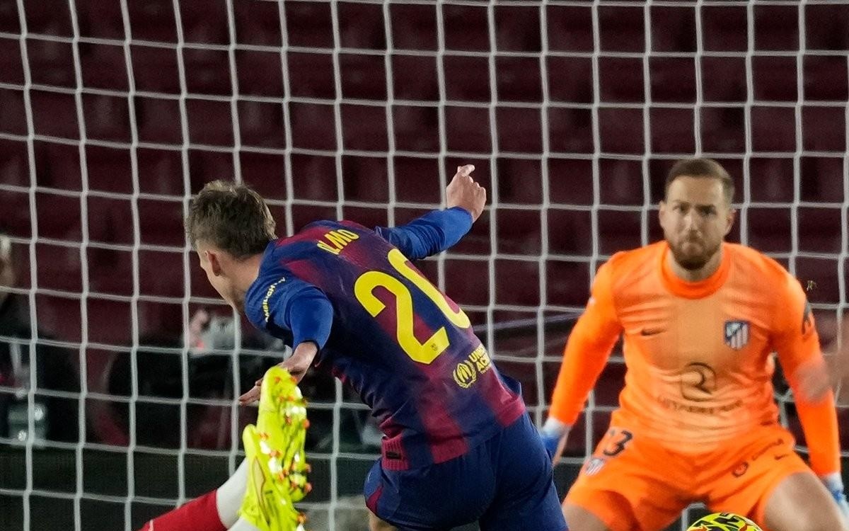 利物浦冬窗动态：1亿镑与曼联争夺中场新星，埃利奥特或回归