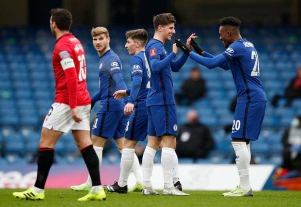 长沙勇胜主场95比101失利 足篮跨界联动引关注